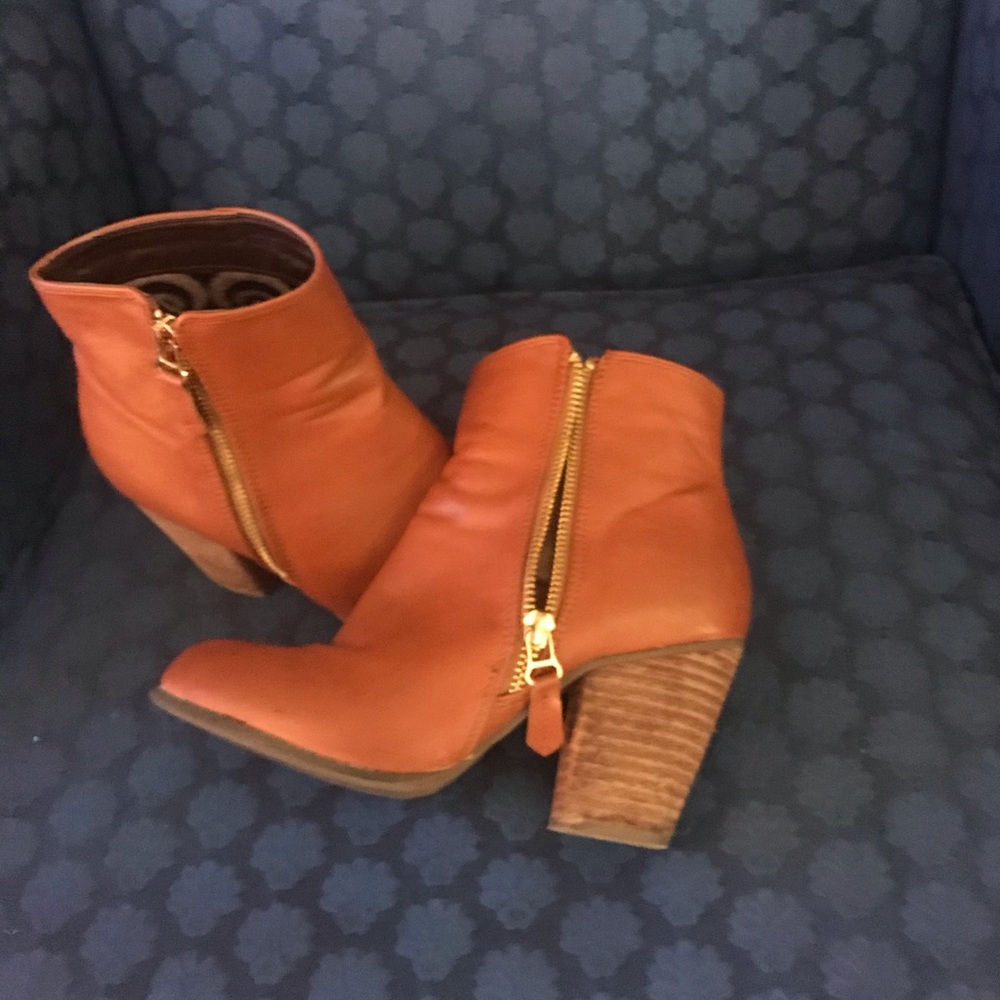 Super cute ankle booties